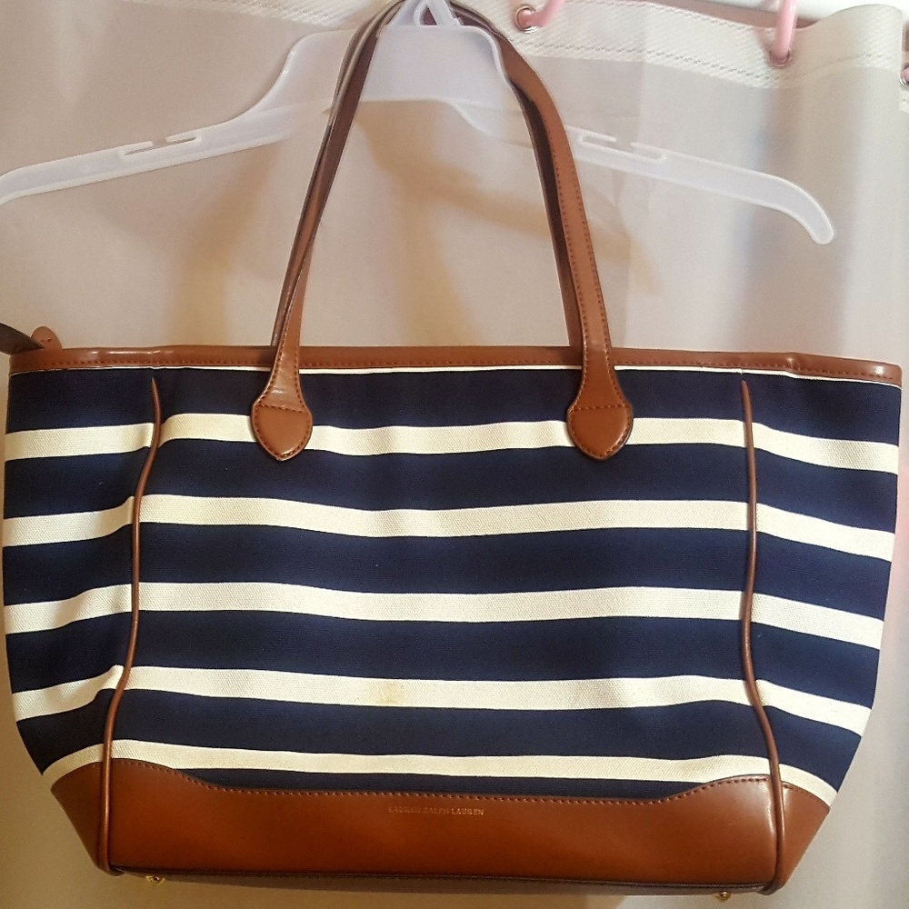 Purse - Picture 2 of 8